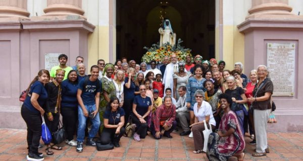 f83c9c315cf89e75d4d5b66c3e25f60b_XL