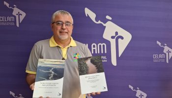P. Julio con libros