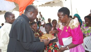 Consolata Uganda ordenação